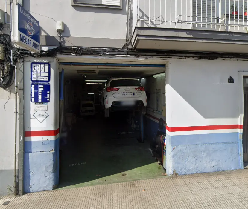 Entrada del taller Megar Auto